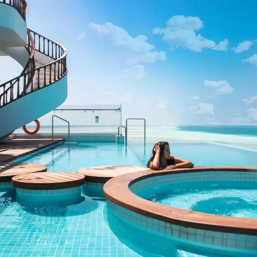 Stone Hotel Dhiffushi bazény