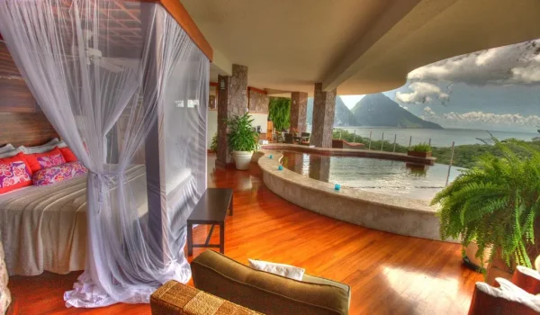 Jade Mountain Hotel ubytování ložnice bazén