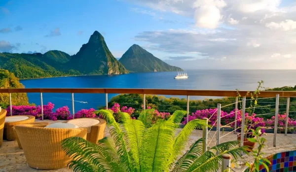 Jade Mountain Hotel resort