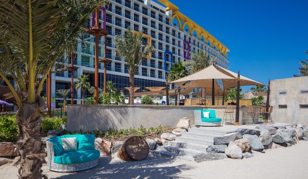 Centara Mirage Waves Beach Bar