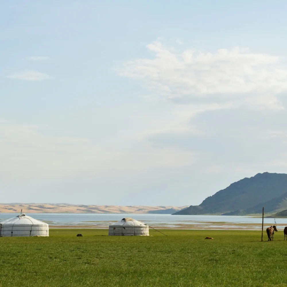 Mongolsko jurty jezero step