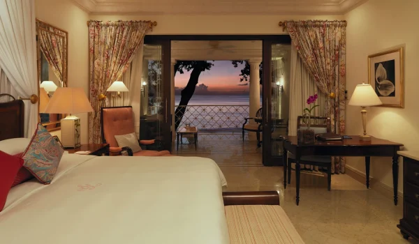 Sandy Lane Barbados ložnice pokoj večerní osvětlení